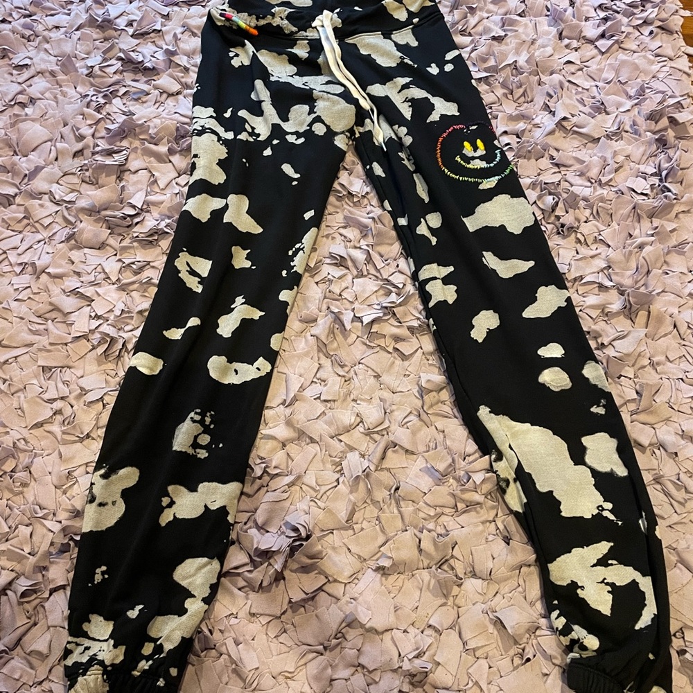 Global Love joggers